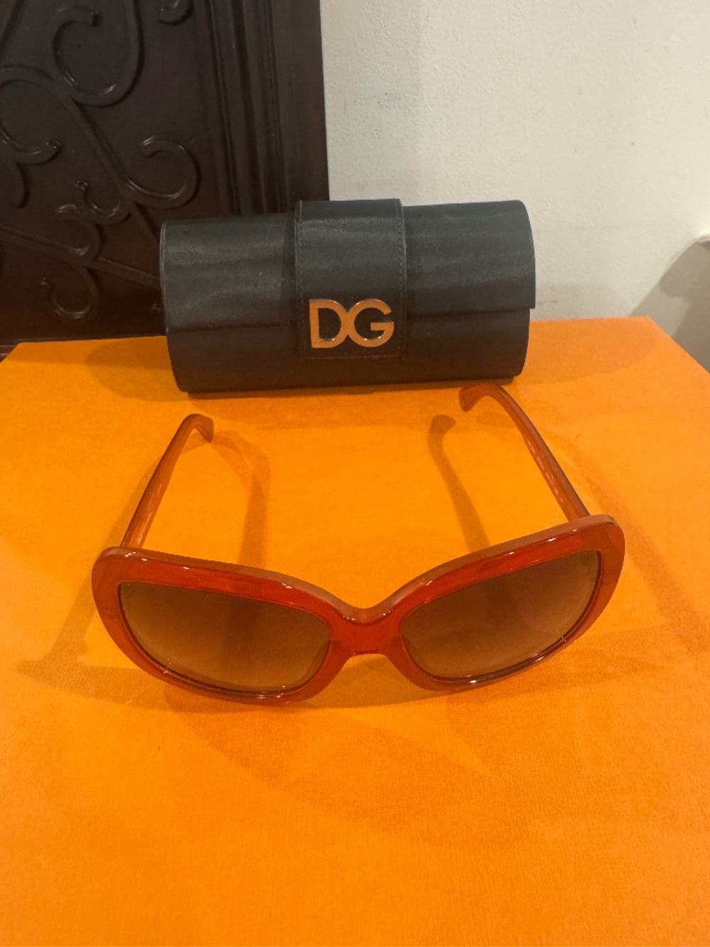 Authentic D&G Dolce & Gabbana Red Square Oversized Sunglasses DG 3047 w/ Case